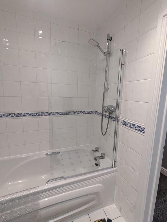 Stylish Modern Apartment, Free Secure Parking Allesley ภายนอก รูปภาพ