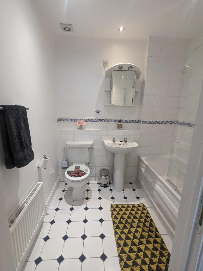 Stylish Modern Apartment, Free Secure Parking Allesley ภายนอก รูปภาพ